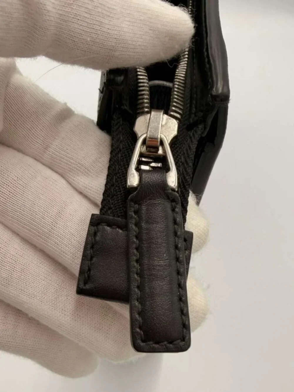 Gucci GG Supreme Web Pouch — Black/Grey